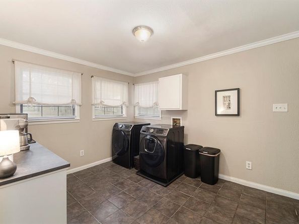 1717  Weiler Boulevard , Fort Worth Texas 76112