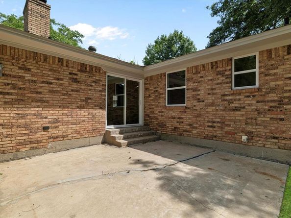 5835  Sunnywood Drive , Dallas Texas 75228