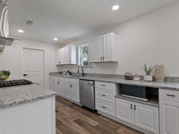 5835  Sunnywood Drive , Dallas Texas 75228