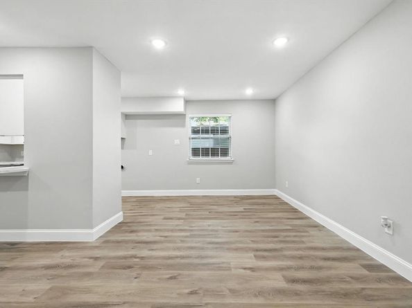 8620  Triton Lane , Dallas Texas 75227