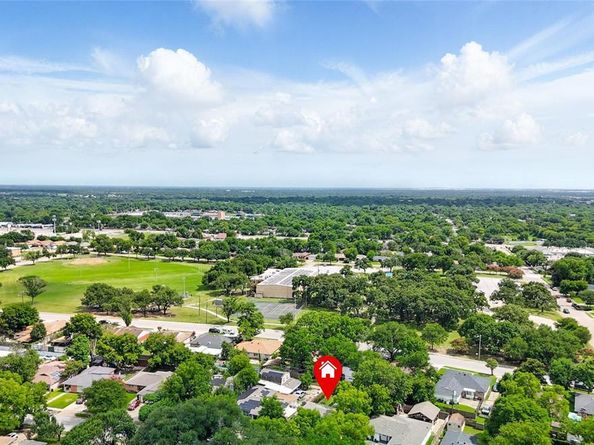 8620  Triton Lane , Dallas Texas 75227