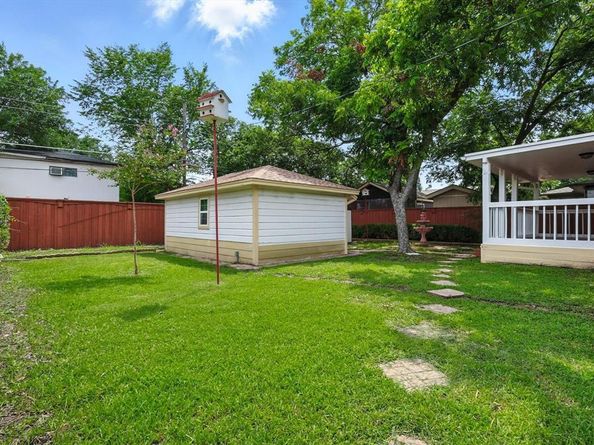 8620  Triton Lane , Dallas Texas 75227
