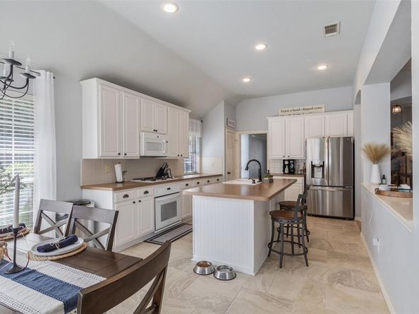 7  Macan Court , Mansfield Texas 76063