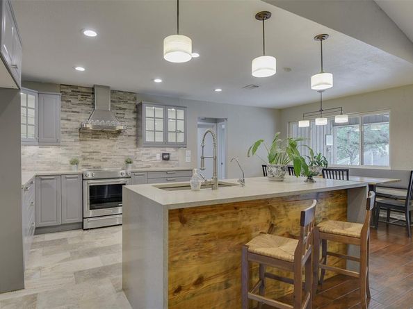 1831  Waterwood Drive , Arlington Texas 76012