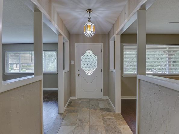 1831  Waterwood Drive , Arlington Texas 76012