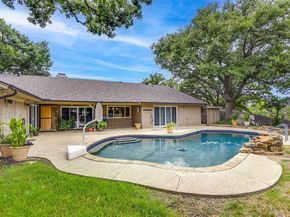 1831  Waterwood Drive , Arlington Texas 76012