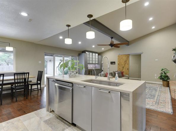 1831  Waterwood Drive , Arlington Texas 76012