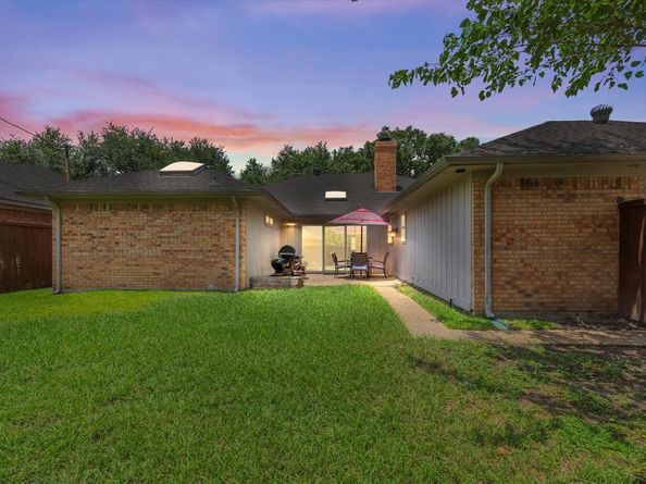 18512  Featherwood Drive , Dallas Texas 75252