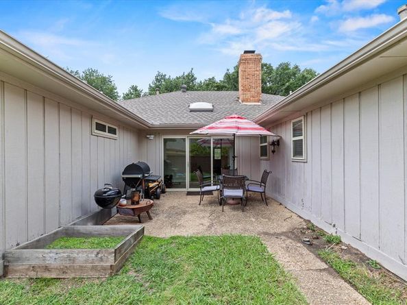 18512  Featherwood Drive , Dallas Texas 75252