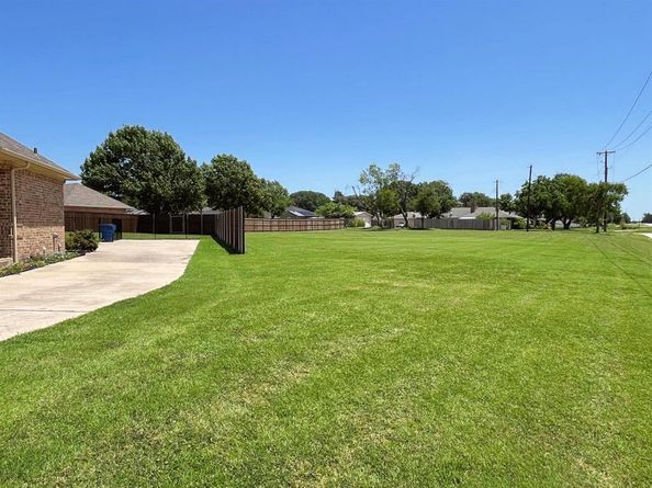 200  Suntide Drive , Sunnyvale Texas 75182