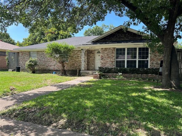 5610  Enchanted Lane , Dallas Texas 75227