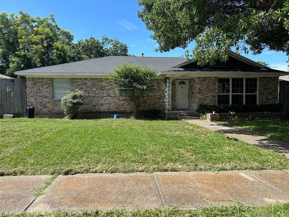5610  Enchanted Lane , Dallas Texas 75227