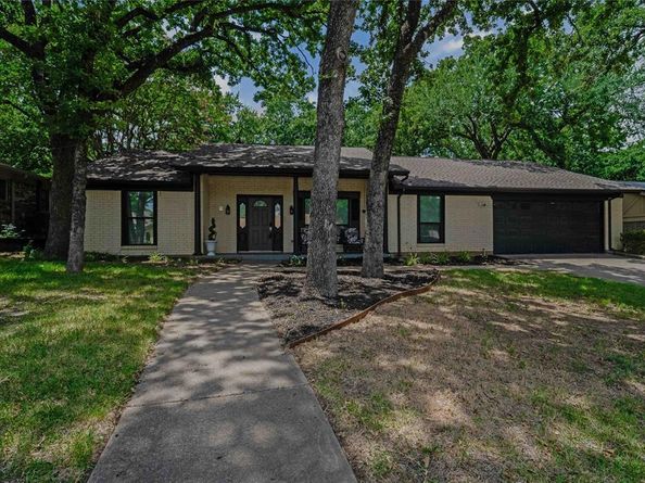 405  Billy Creek Circle , Hurst Texas 76053