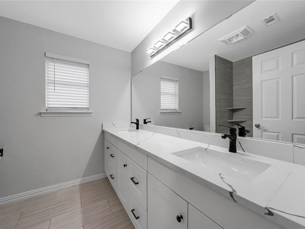 405  Billy Creek Circle , Hurst Texas 76053