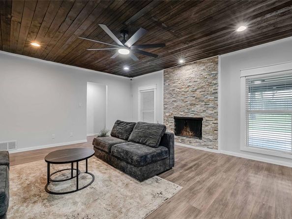 405  Billy Creek Circle , Hurst Texas 76053