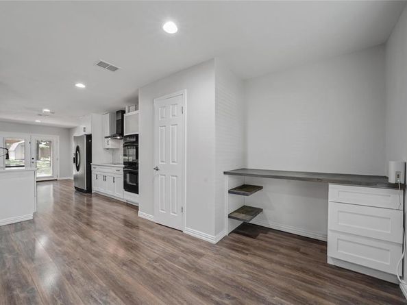 405  Billy Creek Circle , Hurst Texas 76053