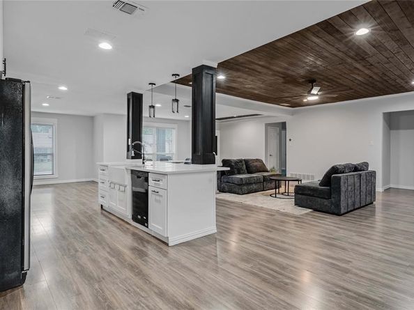 405  Billy Creek Circle , Hurst Texas 76053