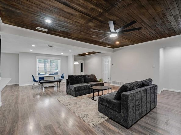 405  Billy Creek Circle , Hurst Texas 76053