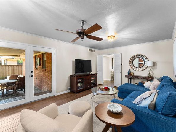2118  Lansdowne Drive , Garland Texas 75040