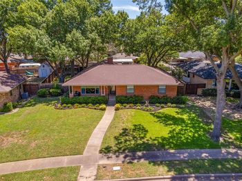 2118  Lansdowne Drive 