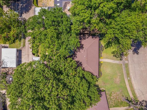 2118  Lansdowne Drive , Garland Texas 75040