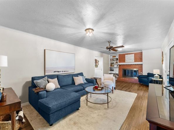 2118  Lansdowne Drive , Garland Texas 75040