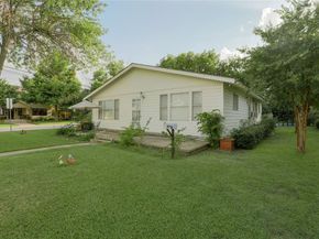 422  Smith Street , Grapevine Texas 76051