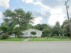 422  Smith Street , Grapevine Texas 76051