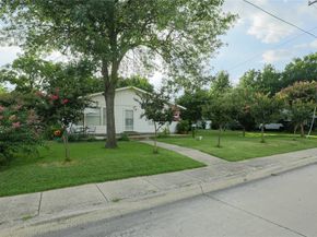 422  Smith Street , Grapevine Texas 76051