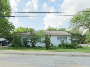 422  Smith Street , Grapevine Texas 76051