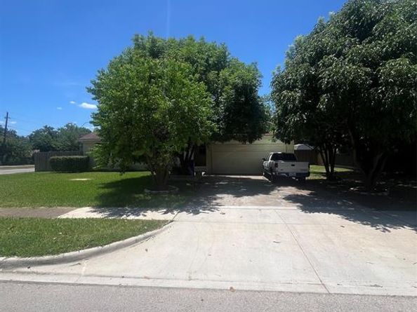 3072  Mark Twain Drive , Farmers Branch Texas 75234
