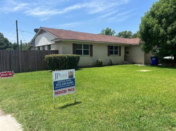 3072  Mark Twain Drive 