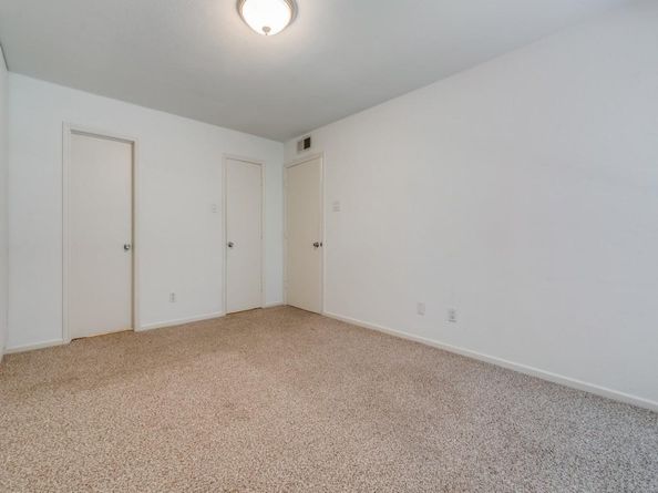 7525  Holly Hill Drive  56, Dallas Texas 75231