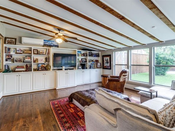 5713 W Amherst Avenue , Dallas Texas 75209