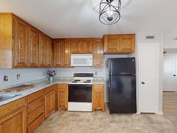 9945  Pack Saddle Trail , Fort Worth Texas 76108