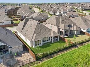 808  Bluestem Drive , Aubrey Texas 76227