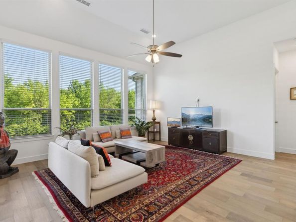 808  Bluestem Drive , Aubrey Texas 76227