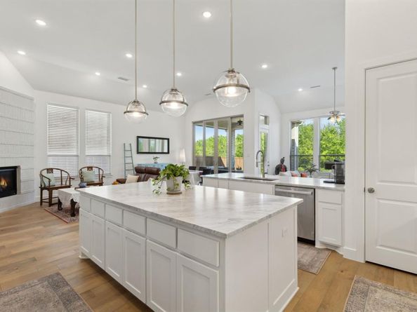 808  Bluestem Drive , Aubrey Texas 76227