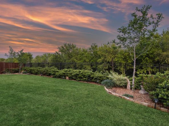 808  Bluestem Drive , Aubrey Texas 76227
