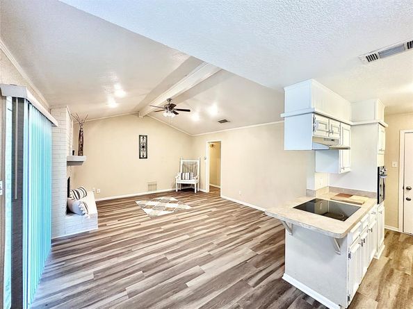 3317  Hummingbird  , Denton Texas 76209