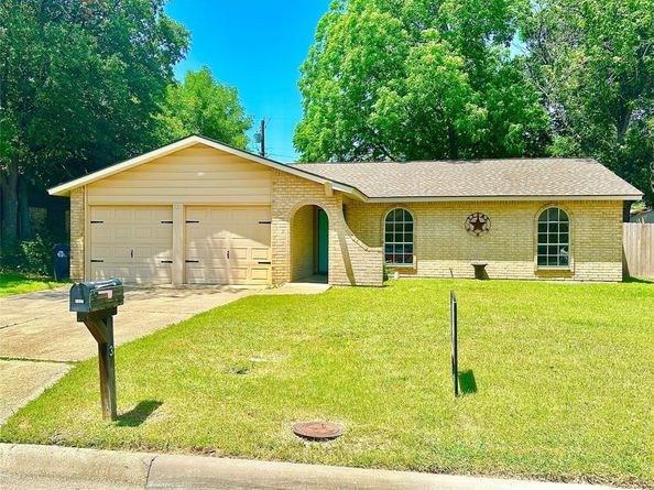3317  Hummingbird  , Denton Texas 76209