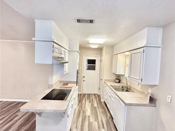 3317  Hummingbird  , Denton Texas 76209