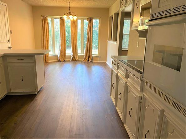 105  LAKEWAY Drive , Benbrook Texas 76126