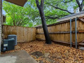 5750  Phoenix Drive  27, Dallas Texas 75231