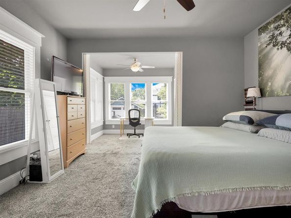 1942  Fairmount Avenue , Fort Worth Texas 76110