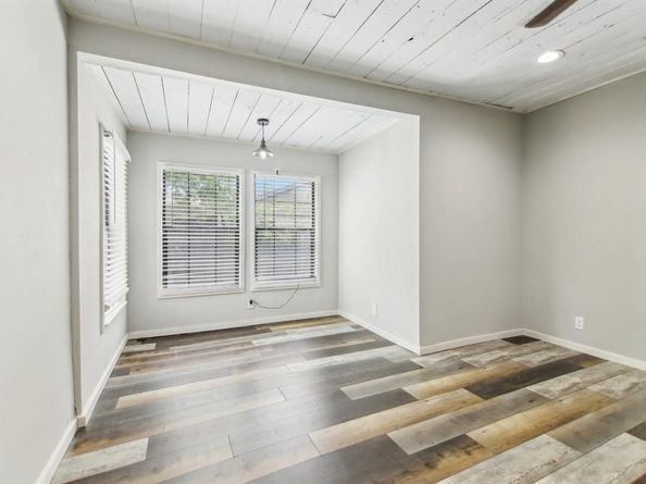 4419  Lawnview Avenue , Dallas Texas 75227