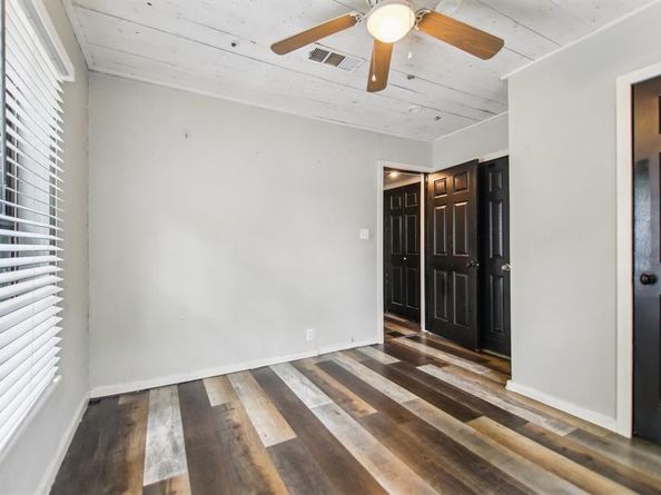 4419  Lawnview Avenue , Dallas Texas 75227