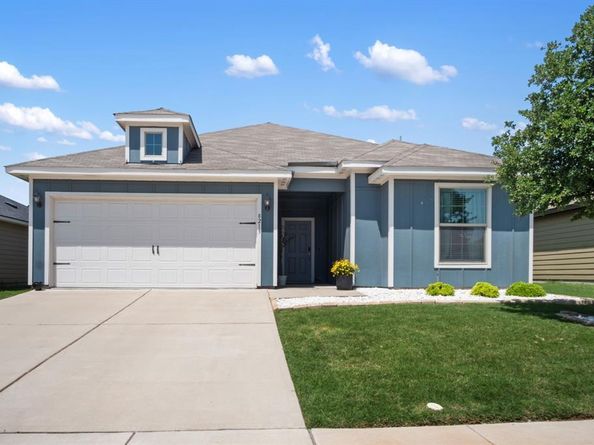 8213  Smokey Creek Pass , Fort Worth Texas 76179