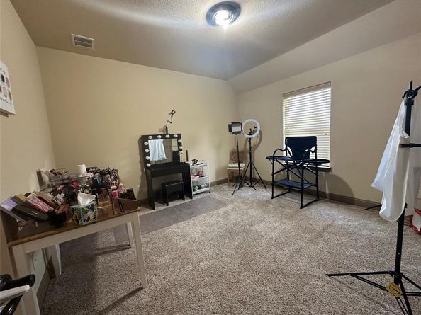 2813  Regents Park Lane , Garland Texas 75043