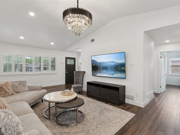 10834  Wyatt Street , Dallas Texas 75218